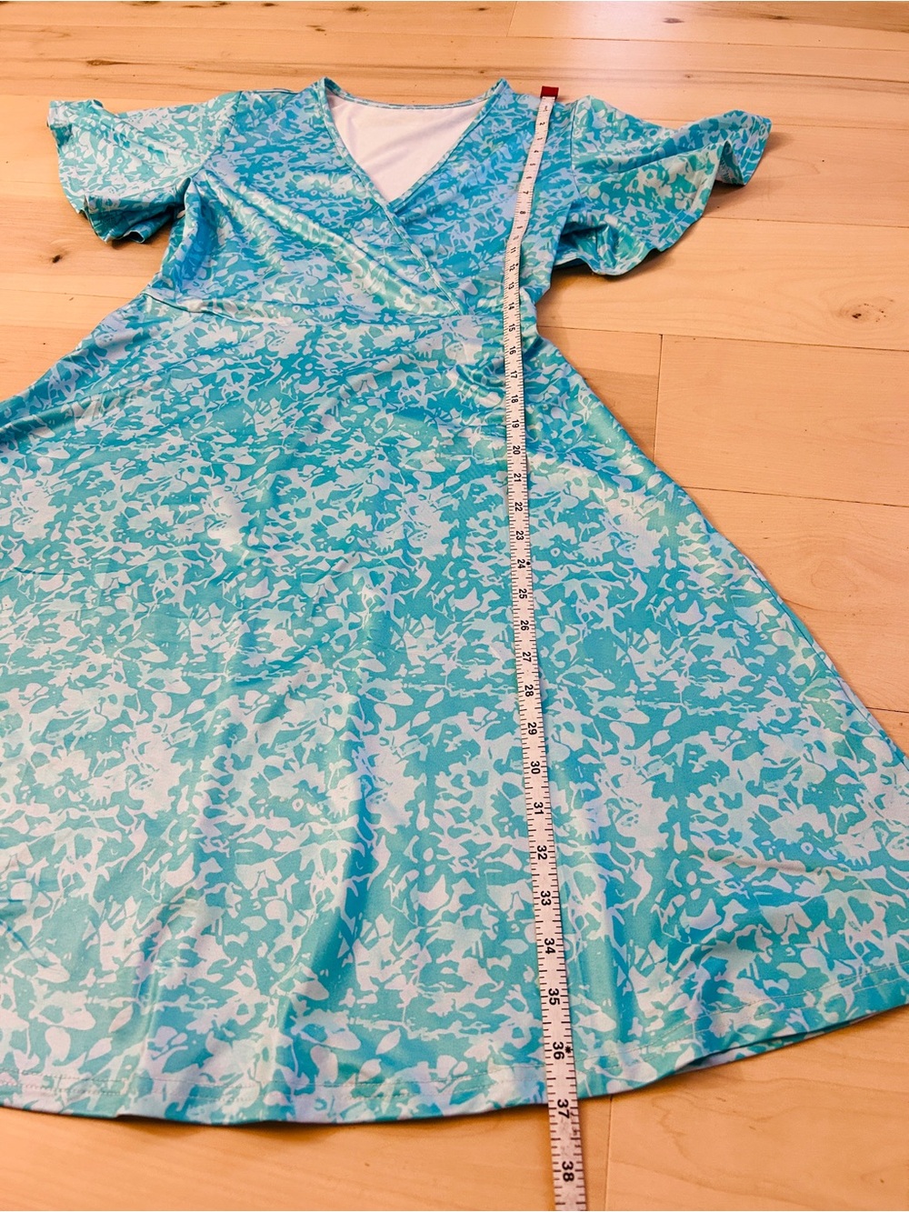 Turquoise Faux Wrap Dress Flutter Sleeves Size Medium NWOT - Picture 4 of 13